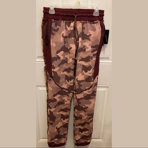 Women’s Maroon Army Joggers Size Large